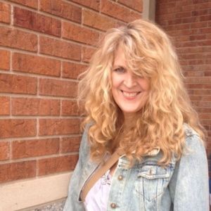 Meet your Posher, Monica